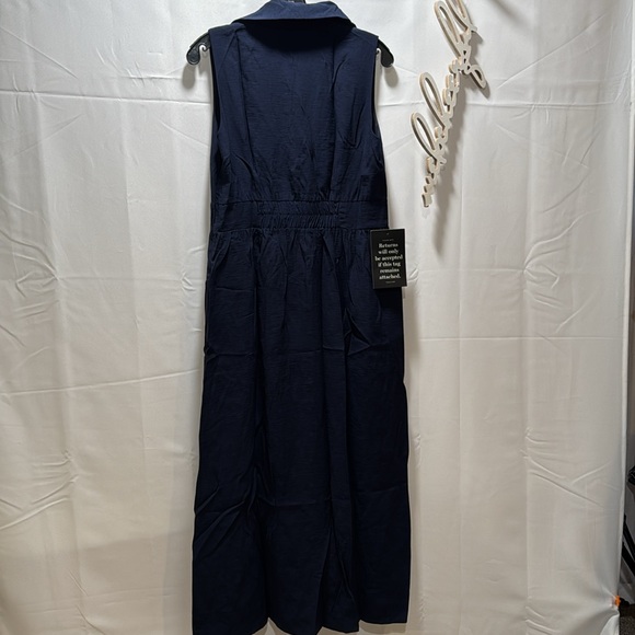 POMANDER PLACE
Navy Sleeveless Noelle Maxi Dress - Picture 8 of 11